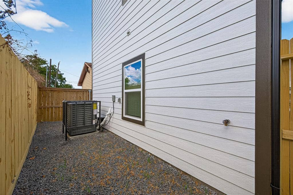 9 BR in Houston