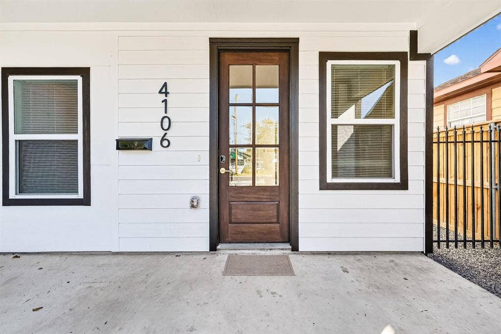 9 BR in Houston