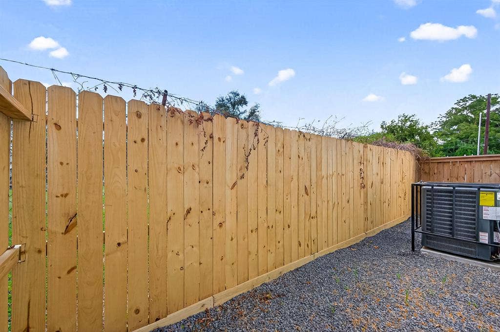 9 BR in Houston