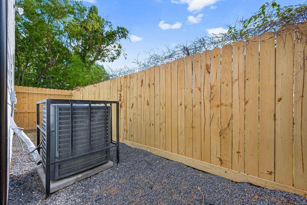 9 BR in Houston