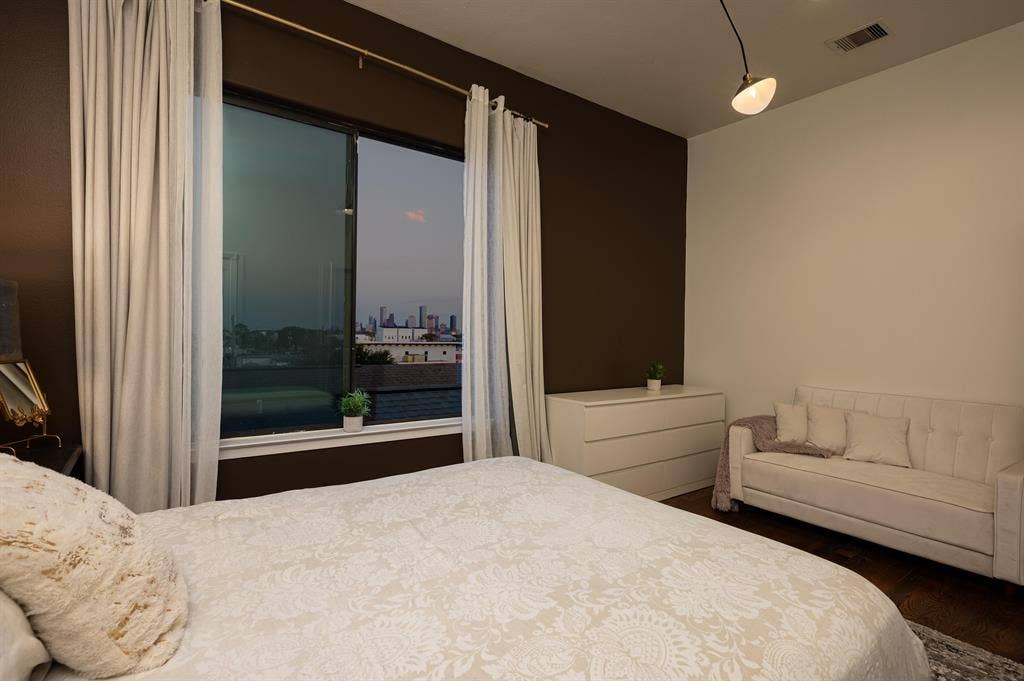 3 BR in Houston