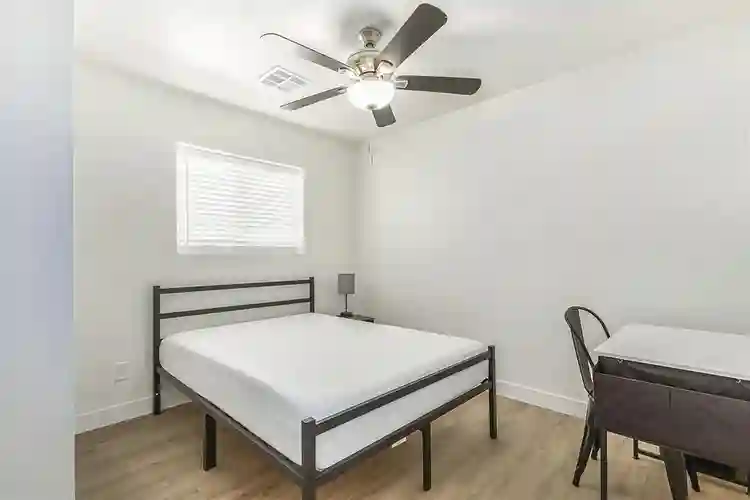 8 BR in Phoenix