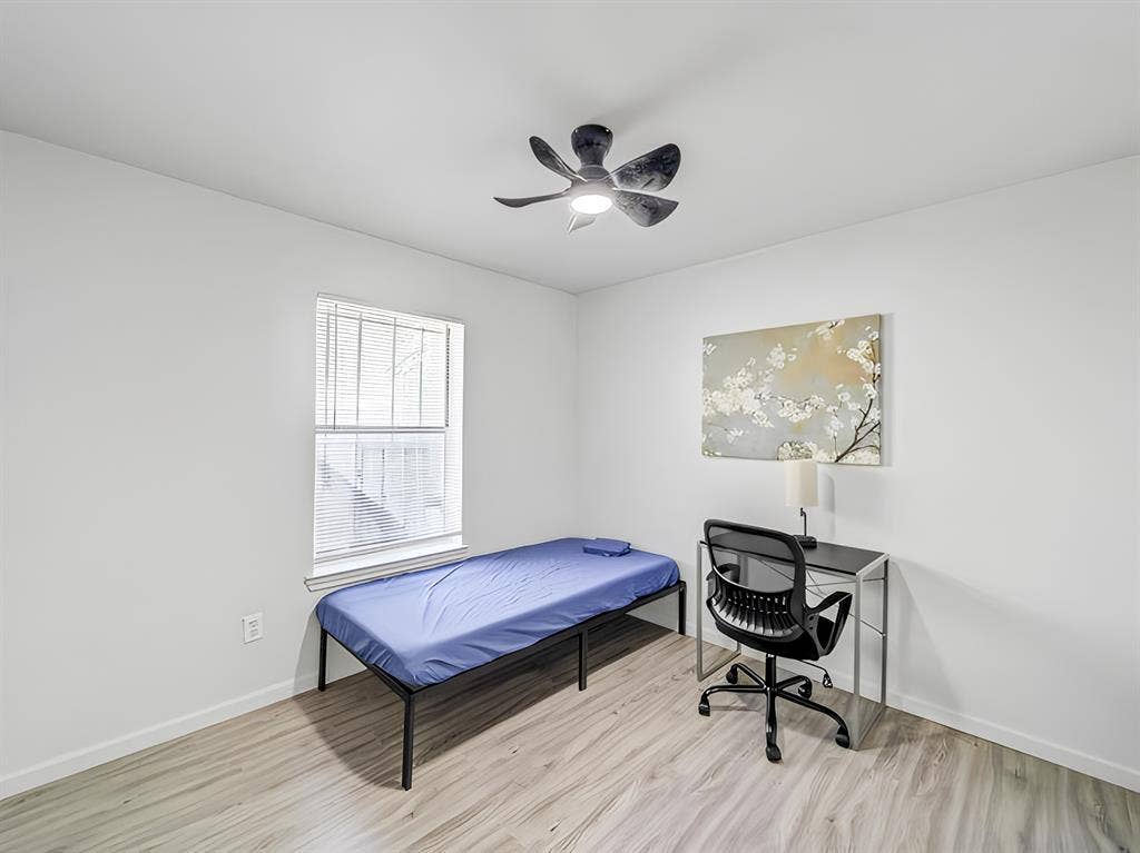 6 BR in Dallas