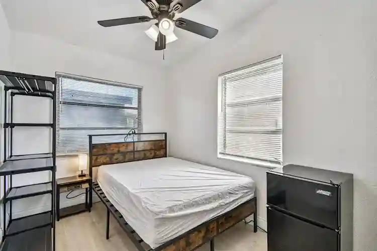 9 BR in St. Petersburg