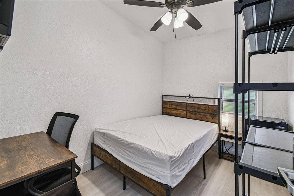 9 BR in St. Petersburg