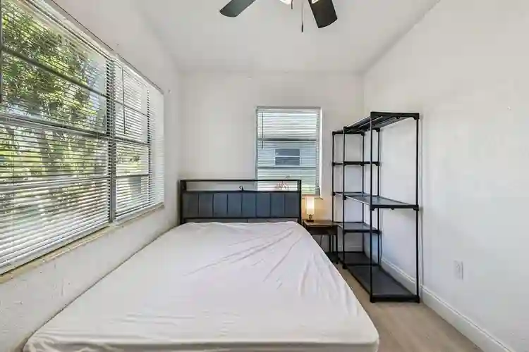 9 BR in St. Petersburg