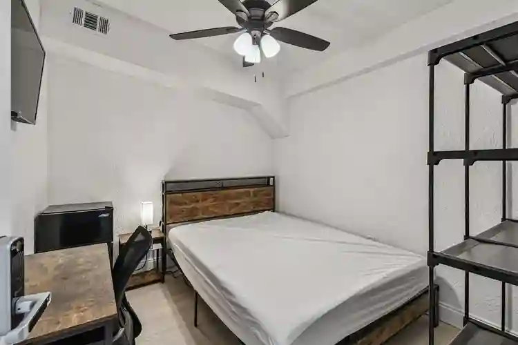9 BR in St. Petersburg