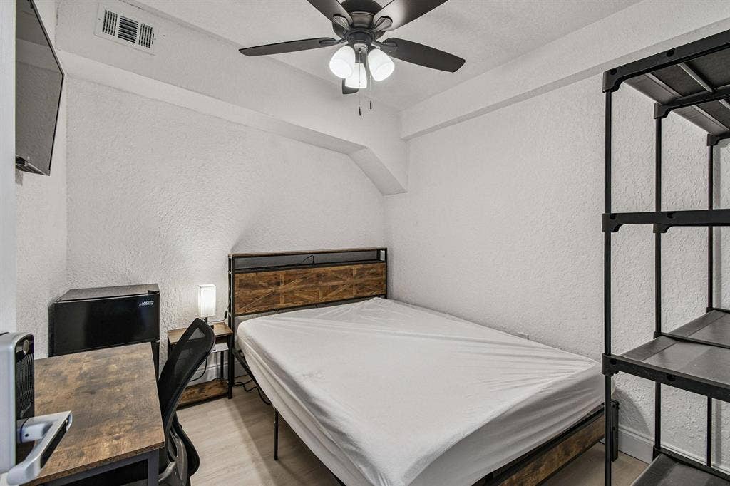 9 BR in St. Petersburg