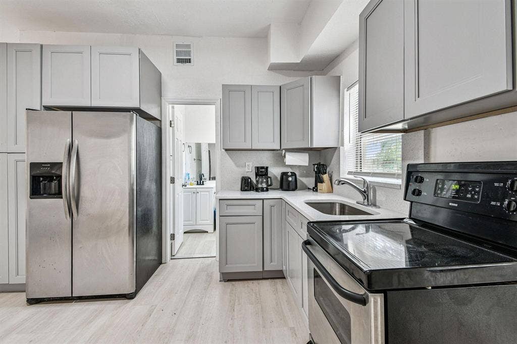 9 BR in St. Petersburg