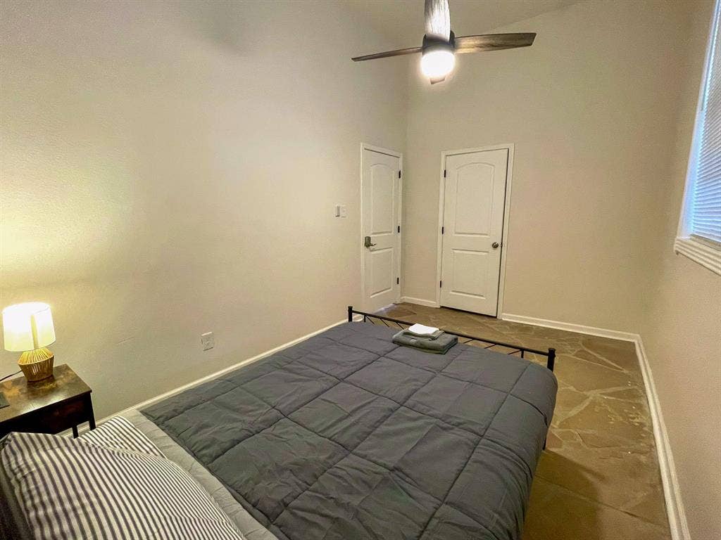 6 BR in San Antonio