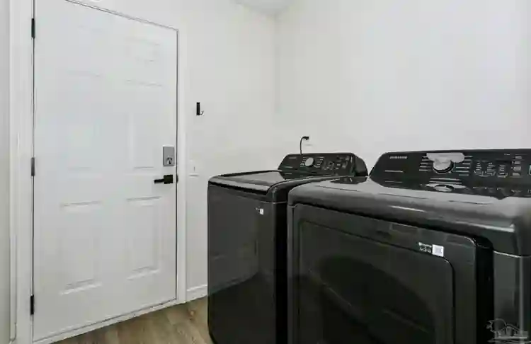 3 weeks free in December!