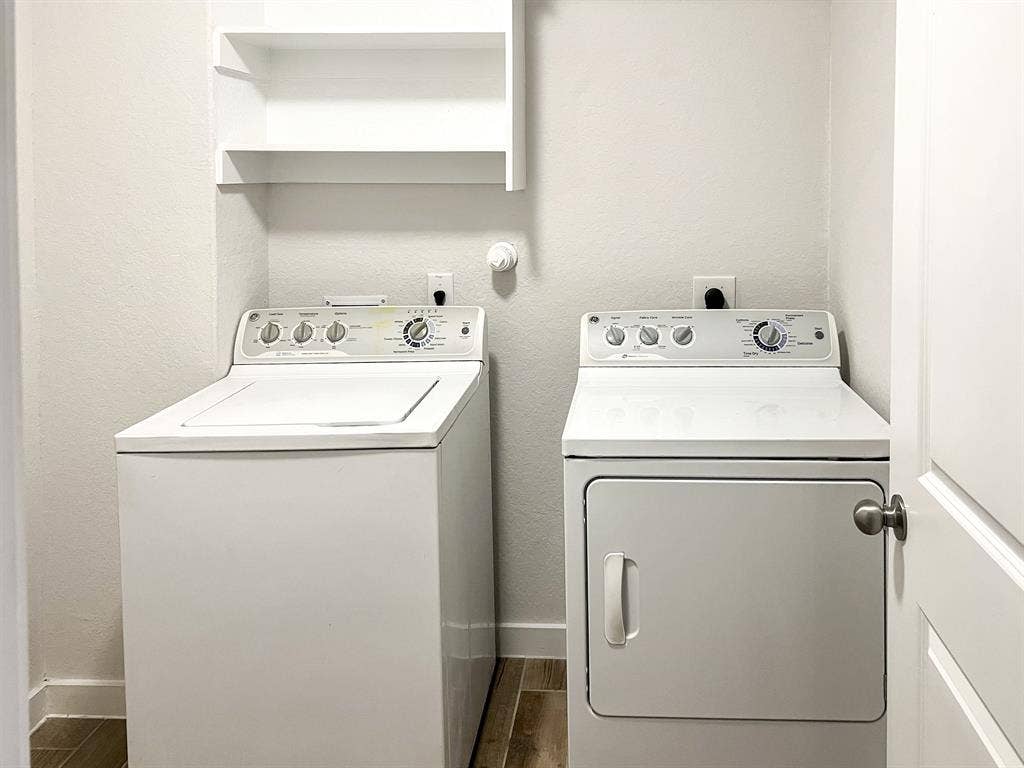 5 BR in Converse