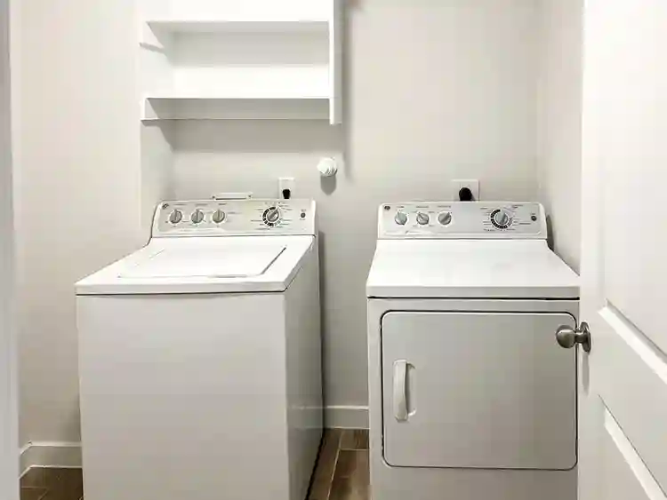 5 BR in Converse