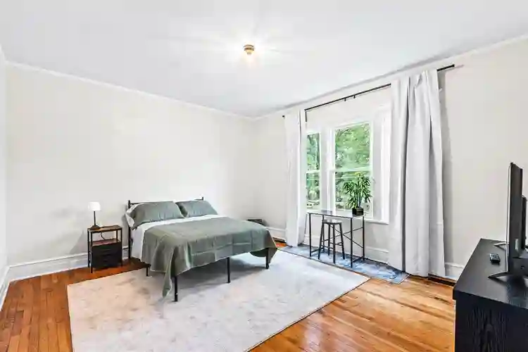 3 BR in Richmond