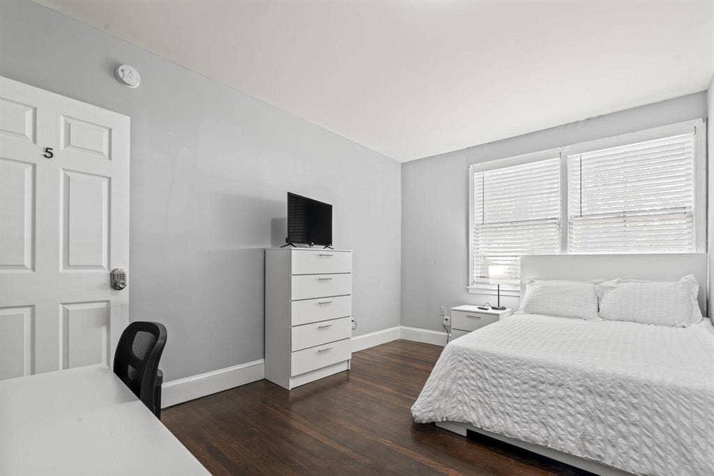 7 BR in Jacksonville
