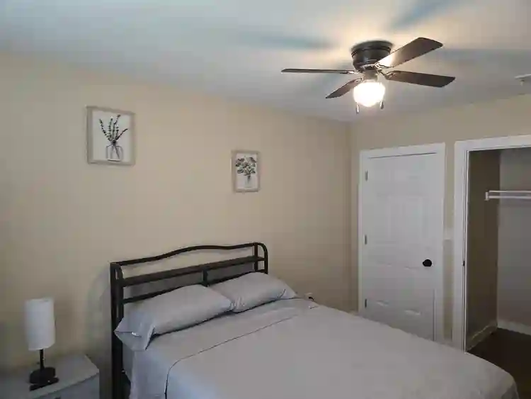 9 BR in Houston
