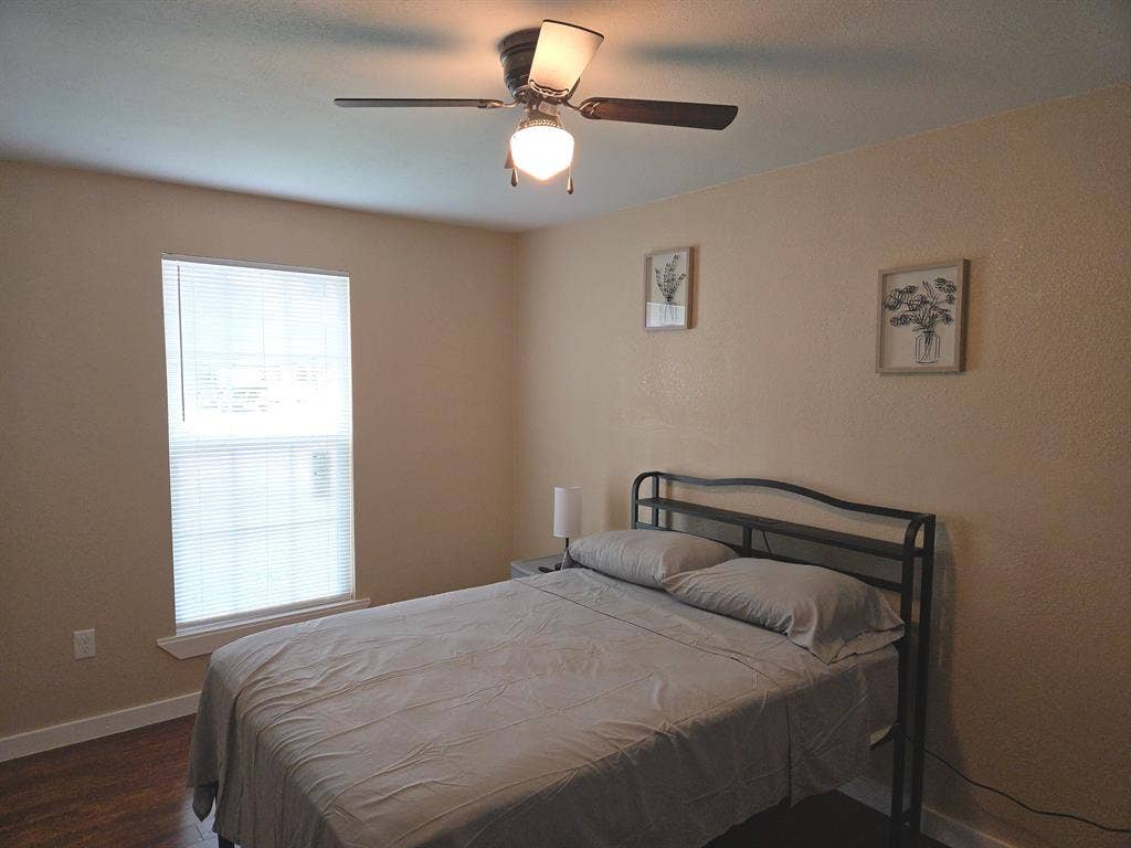 9 BR in Houston