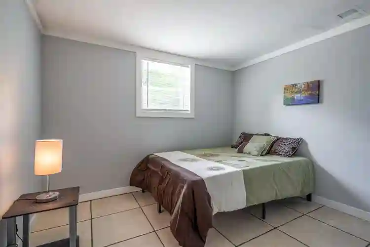 7 BR in Riverdale