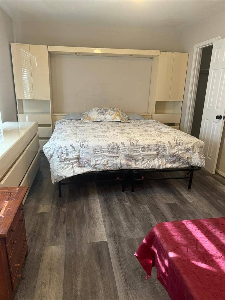 7 BR in Houston