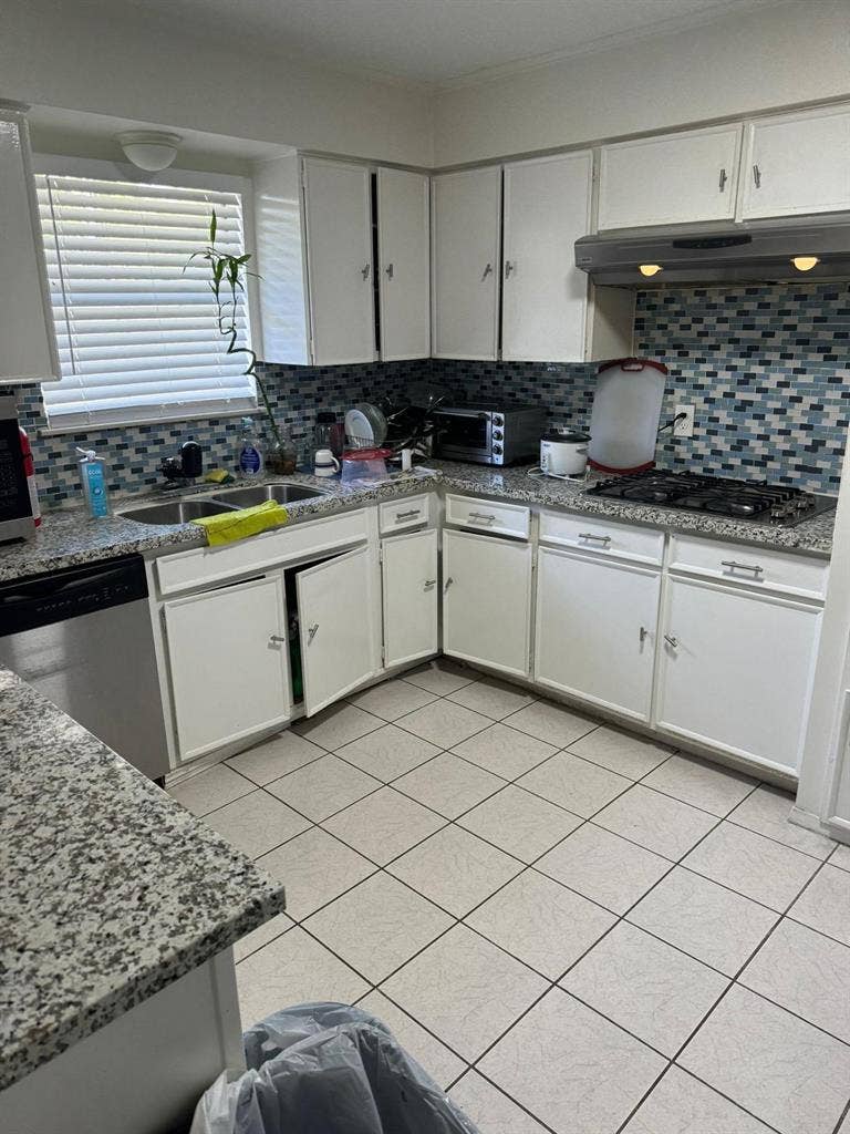 7 BR in Houston