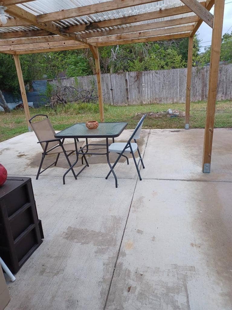 7 BR in Houston