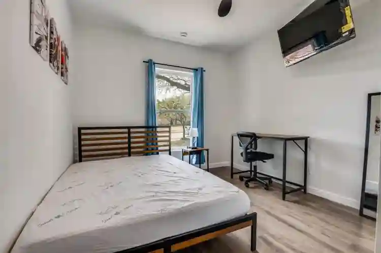 5 BR in Dallas