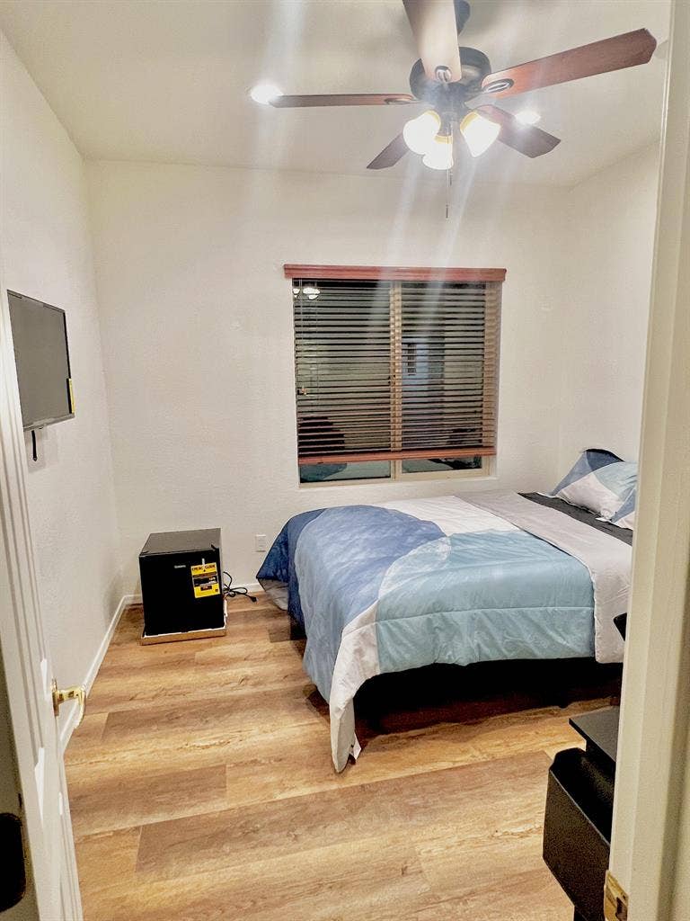 8 BR in Phoenix