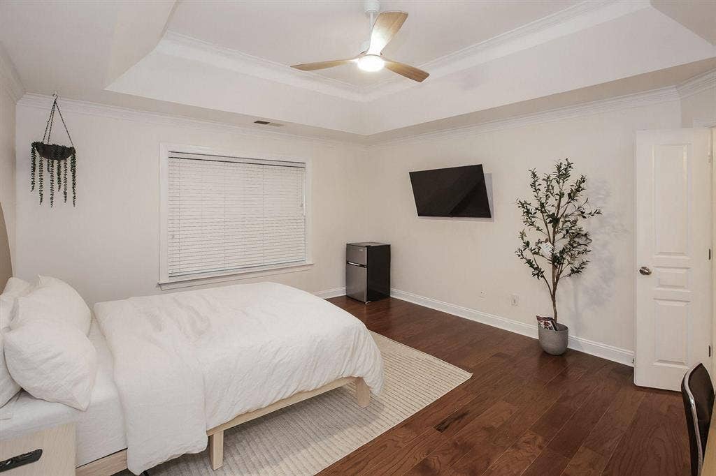 8 BR in Charlotte