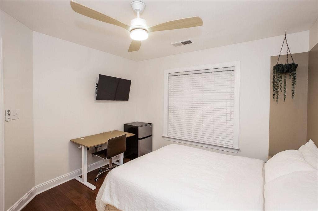 8 BR in Charlotte