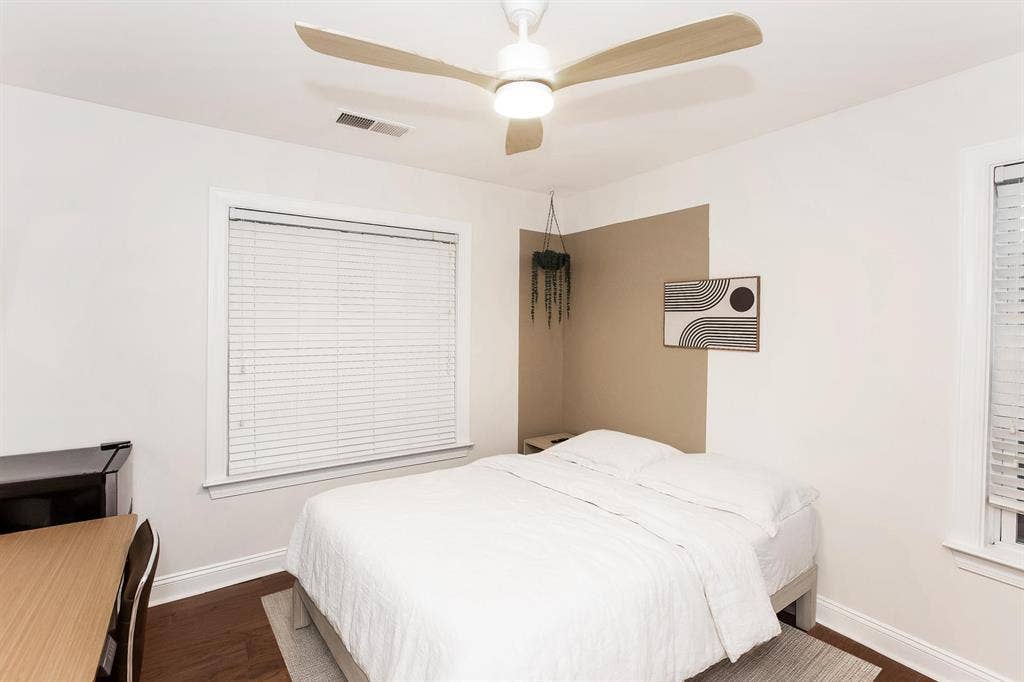8 BR in Charlotte