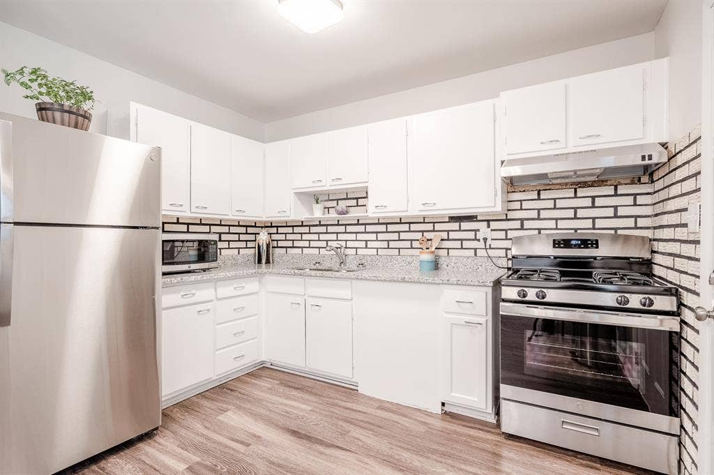 7 BR in Riverdale