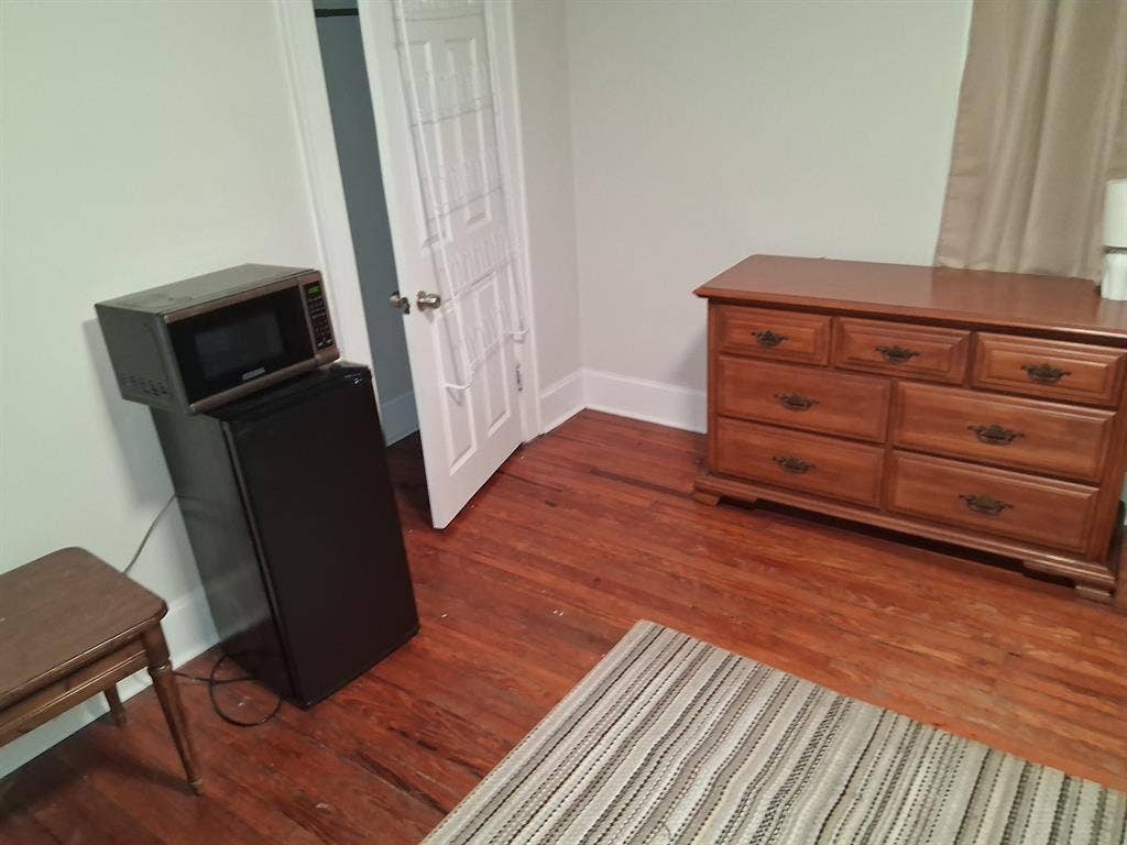 I need a roomie ASAP, check it out!