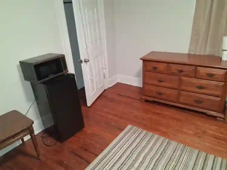 I need a roomie ASAP, check it out!