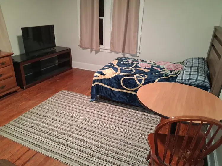 I need a roomie ASAP, check it out!