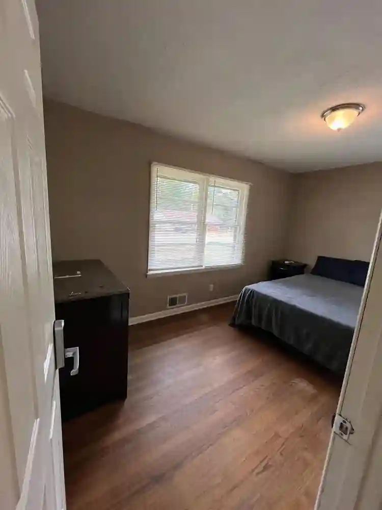 4 BR in Forest Park