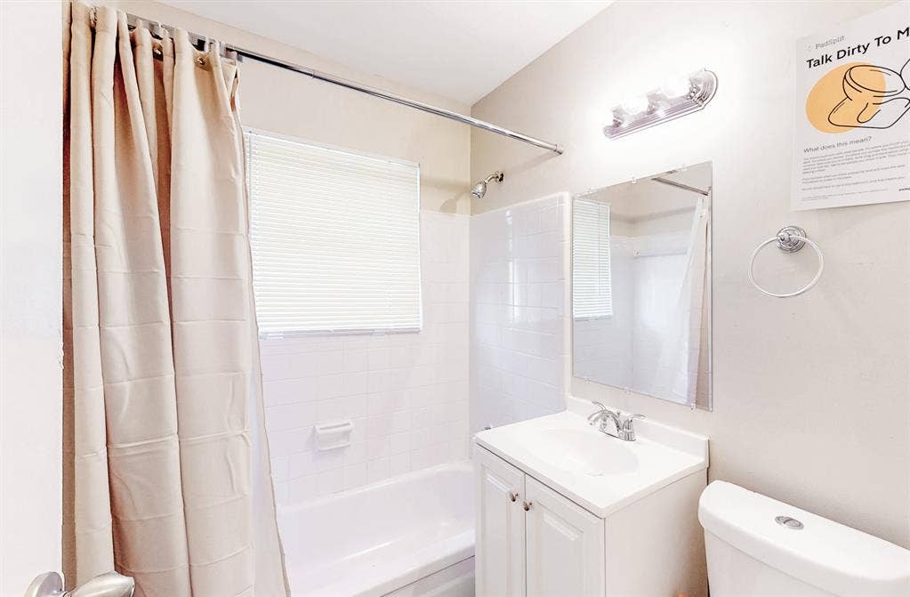 8 BR in Forest Park