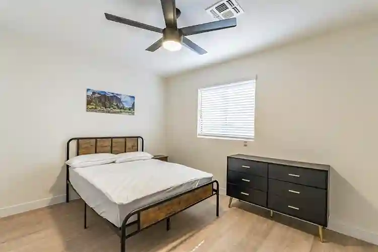 6 BR in Phoenix