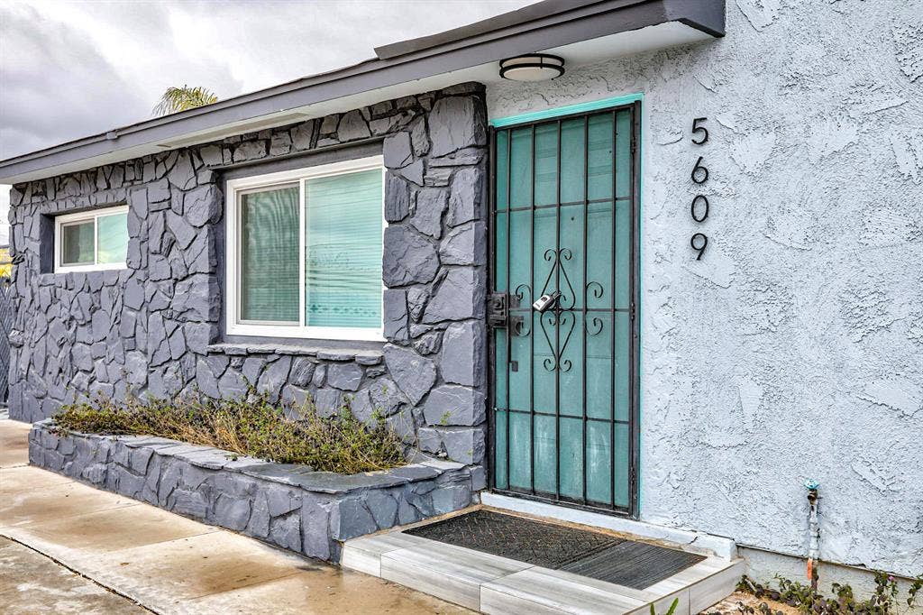 6 BR in Las Vegas