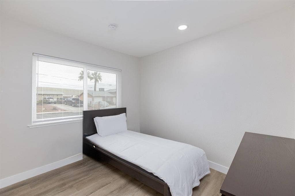 6 BR in Las Vegas