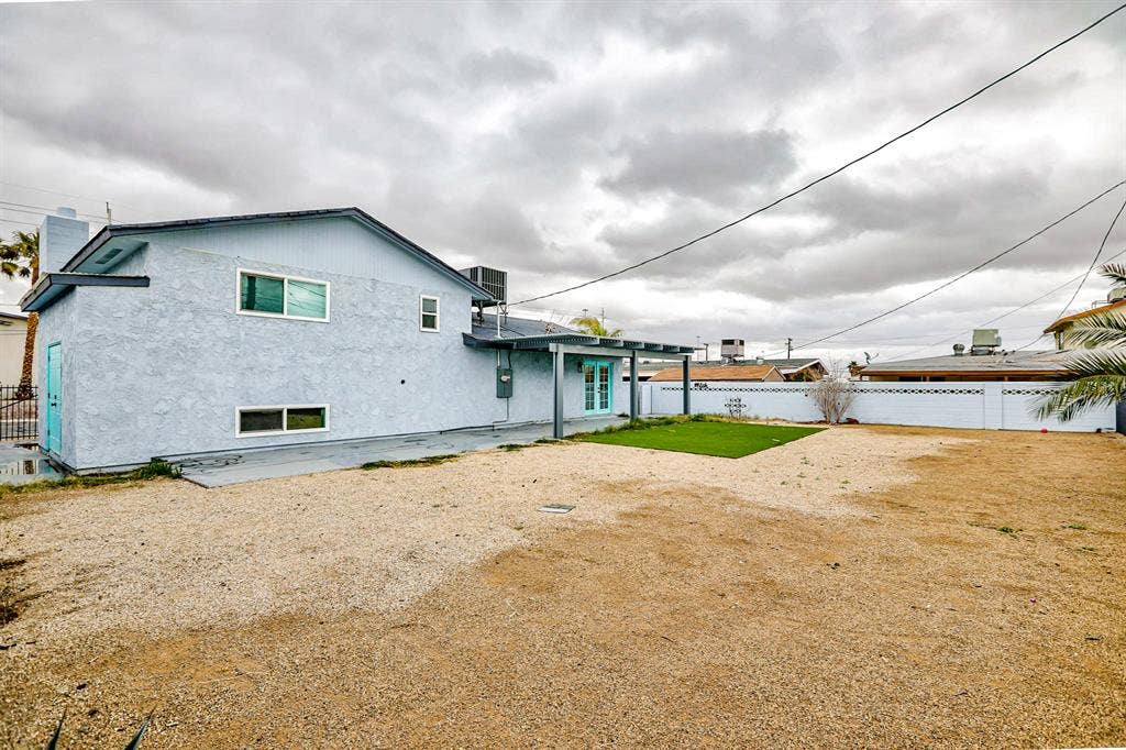 6 BR in Las Vegas