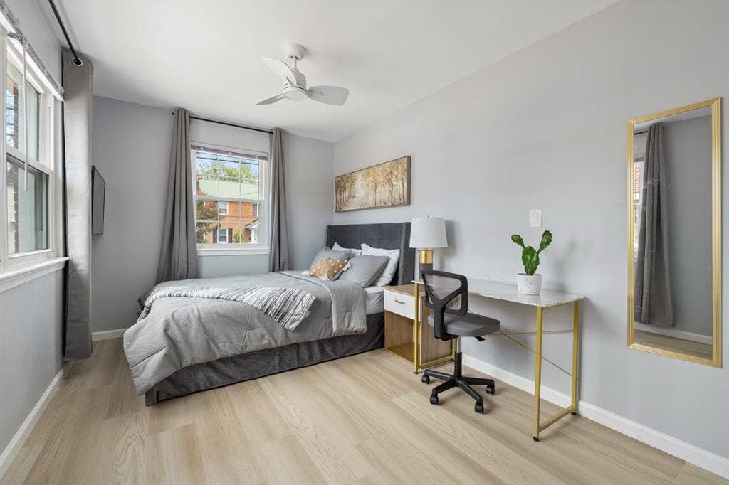 Private entrance guest suite!