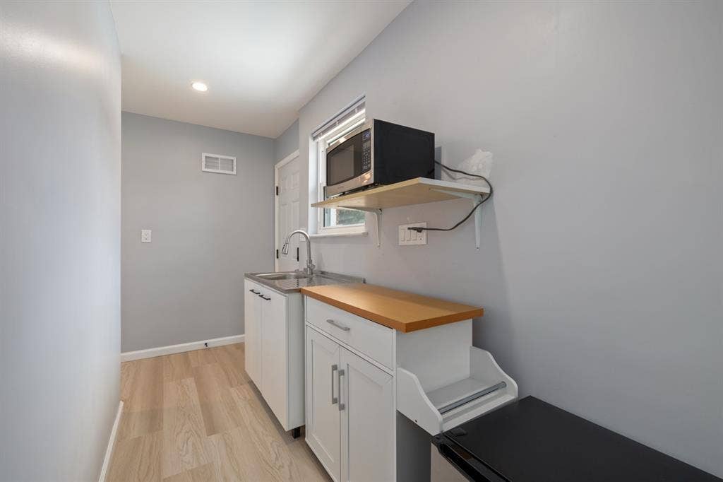 Private entrance guest suite!