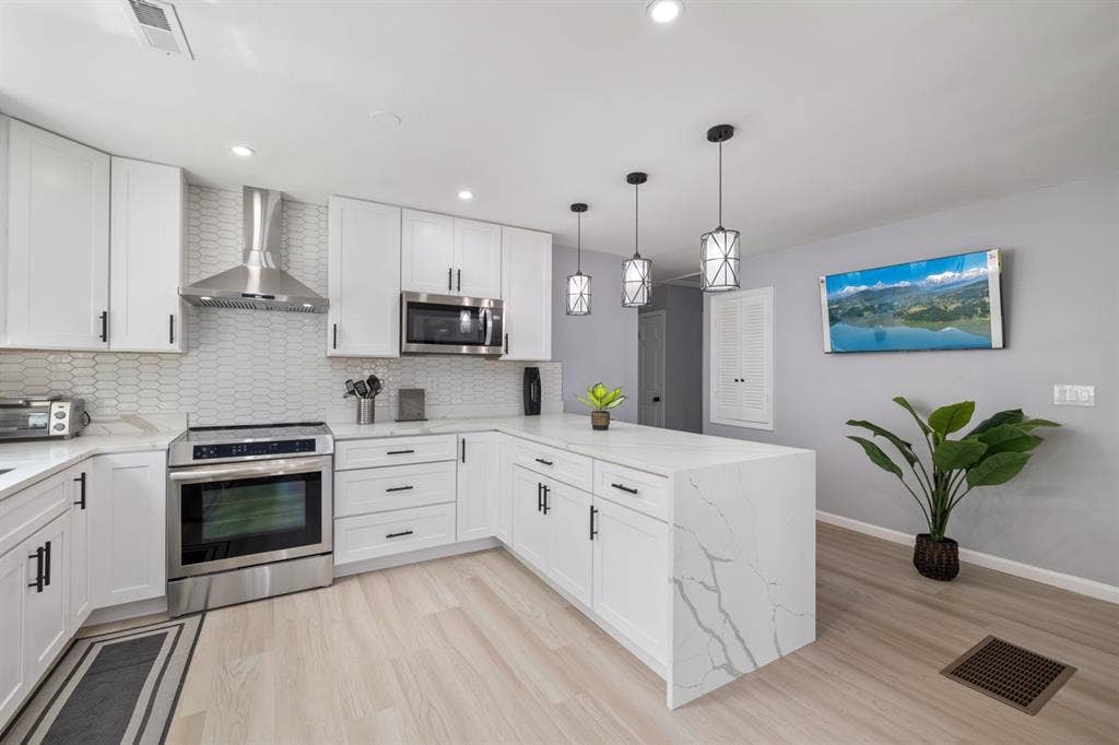 Private entrance guest suite!