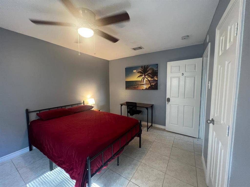 3 BR in Houston
