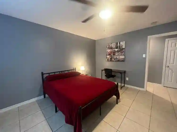 3 BR in Houston