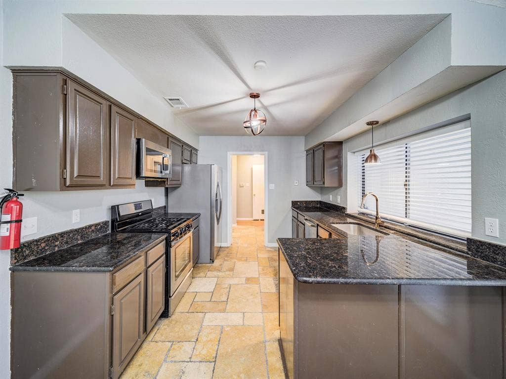 7 BR in Mesquite