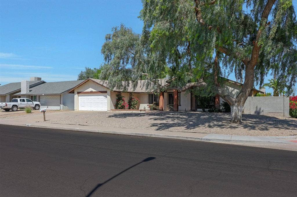 8 BR in Phoenix
