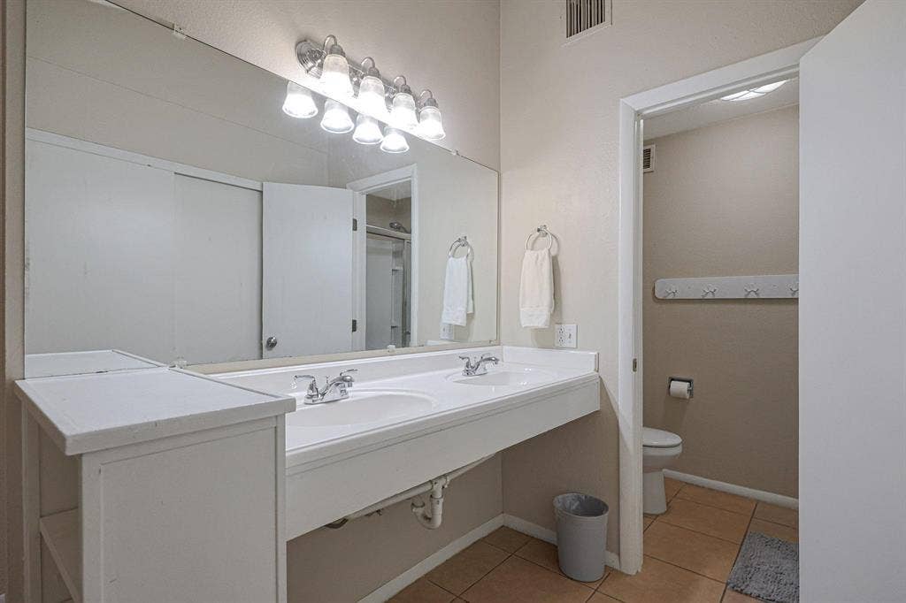 8 BR in Phoenix