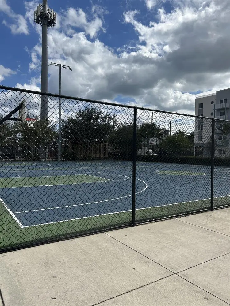 2 BR in Hallandale Beach