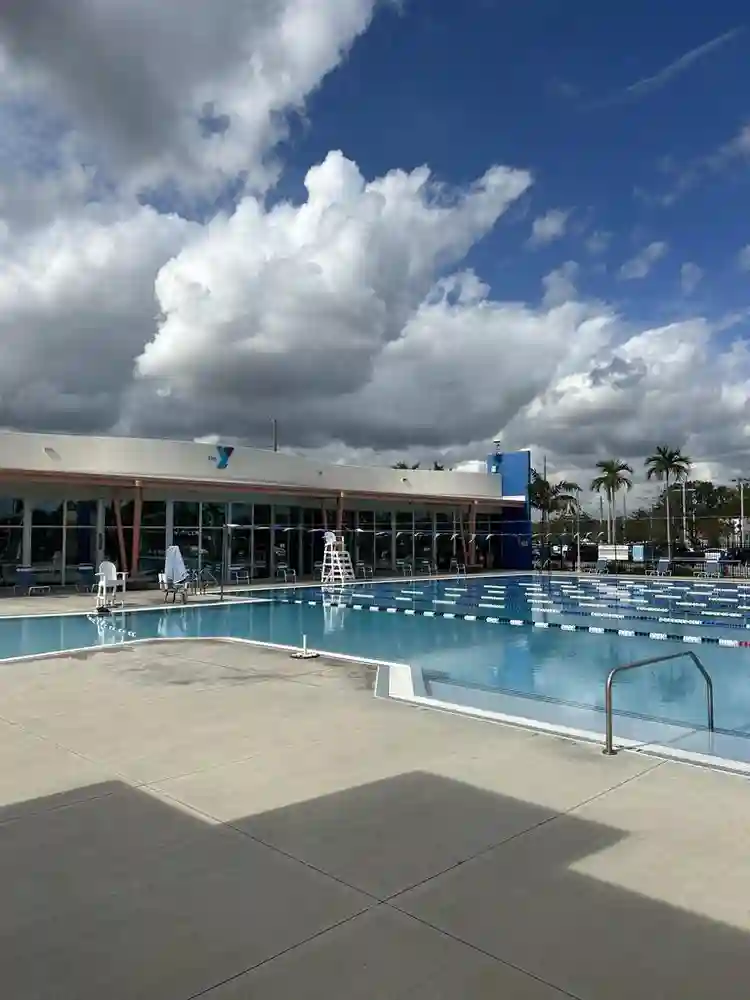 2 BR in Hallandale Beach